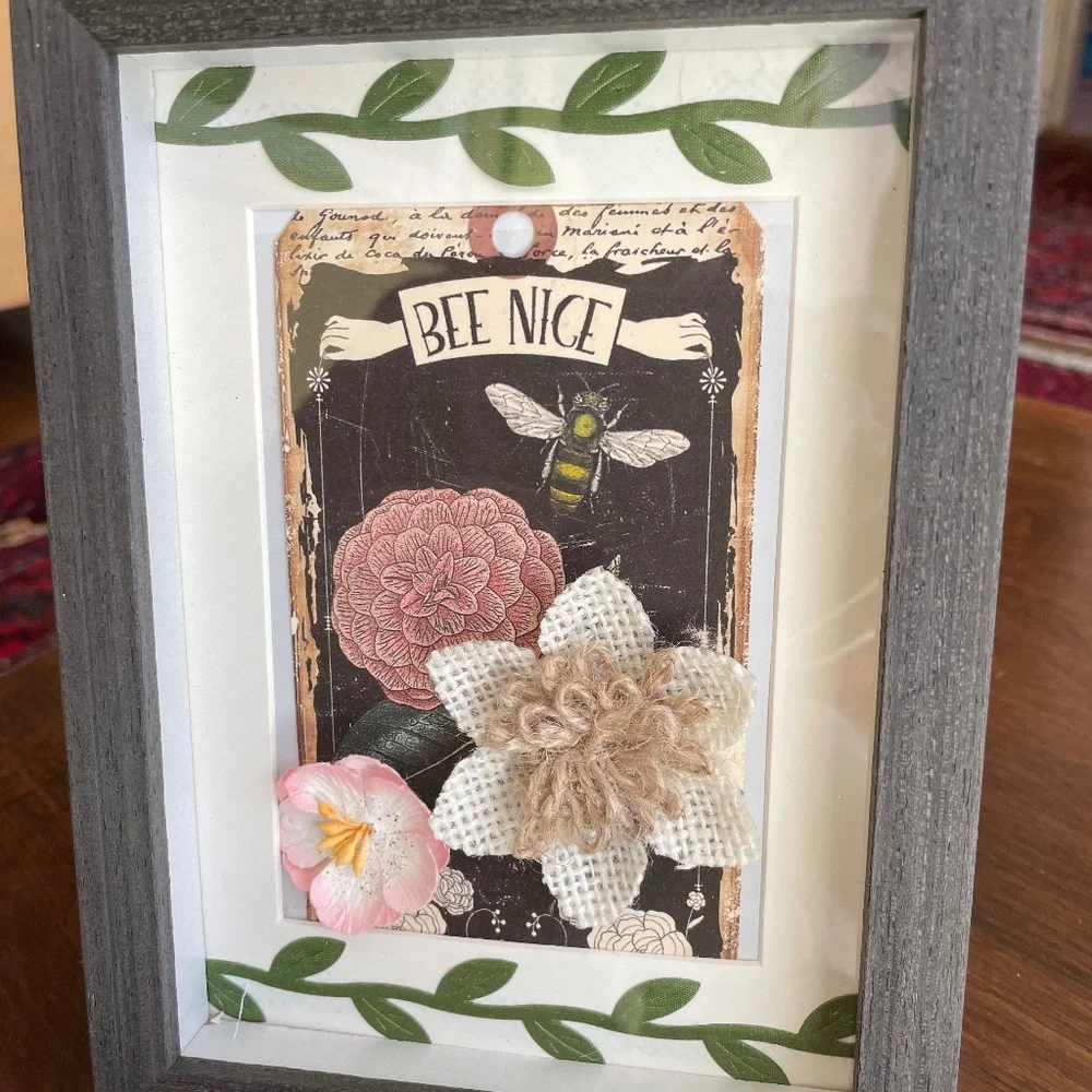 Shadow Box 3 dimensional floral/nature theme framed collage - 5 x 7" - Picture 1 of 9
